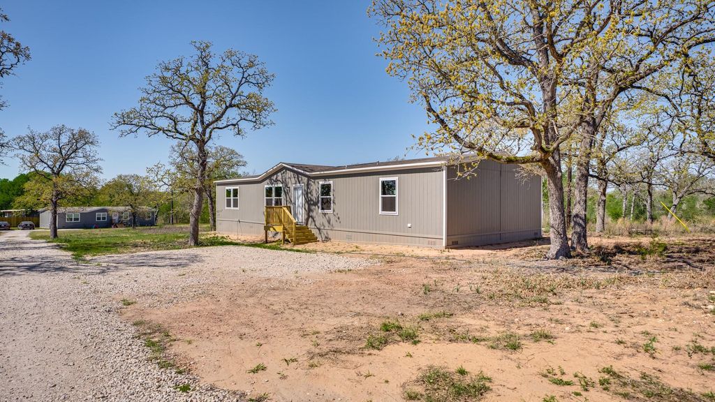 195 Tuck ST B, Cedar Creek, TX 78612