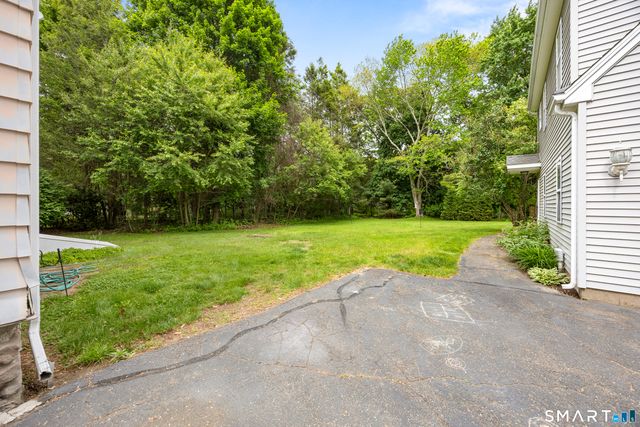 26 Laura Avenue, Prospect, CT 06712