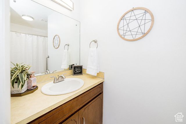 38 N WHITE BARN DR, Pleasant View, UT 84414