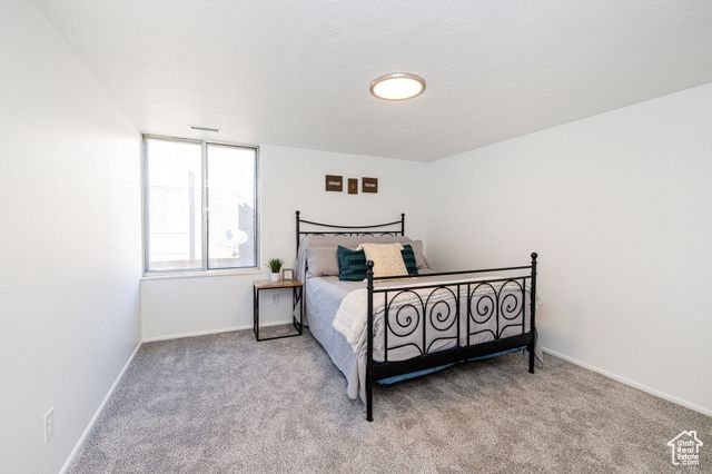 38 N WHITE BARN DR, Pleasant View, UT 84414