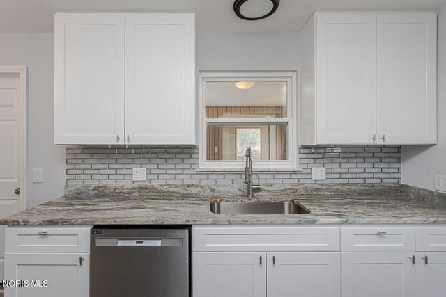 5542 Ashdale Court, Toledo, OH 43612