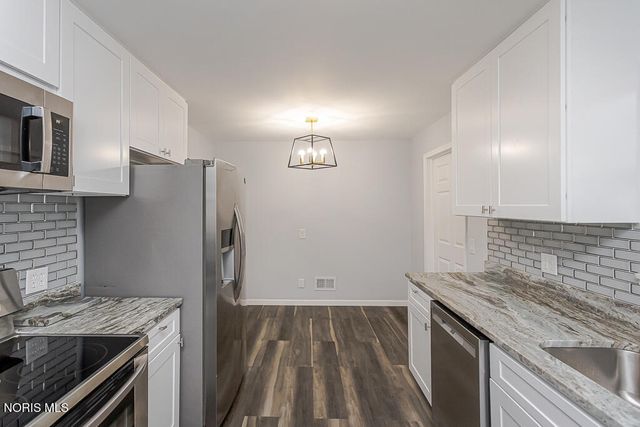 5542 Ashdale Court, Toledo, OH 43612