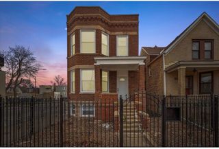 957 N CENTRAL PARK Avenue 2, Chicago, IL 60651