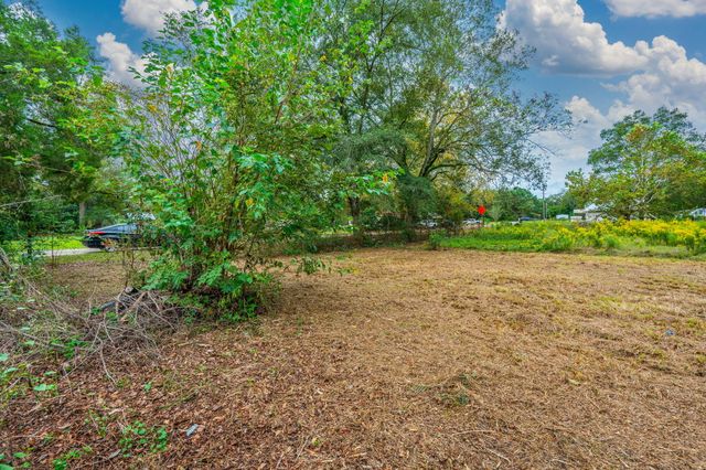 91 North Street, Defuniak Springs, FL 32433