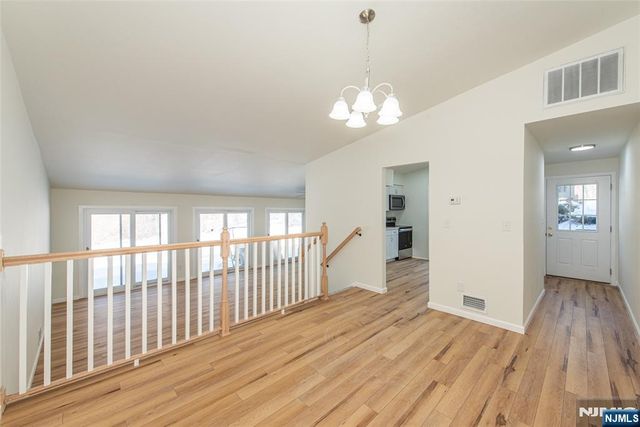 7 Summit, Clinton Town, NJ 08801