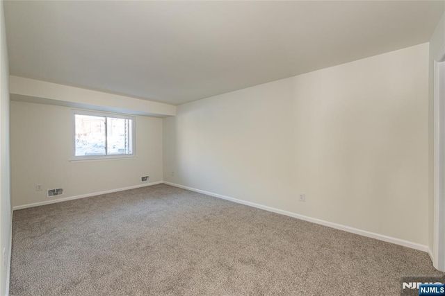 7 Summit, Clinton Town, NJ 08801