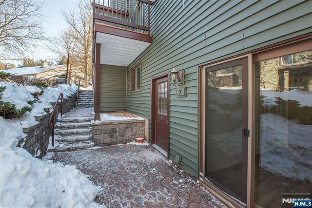 7 Summit, Clinton Town, NJ 08801