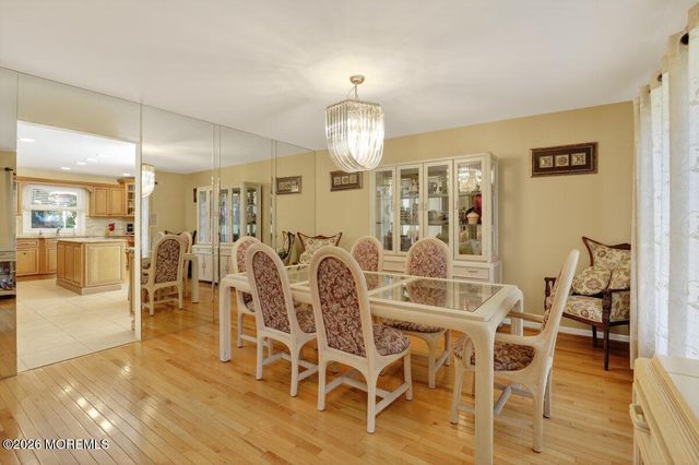 6 Kimberly Court, Manalapan, NJ 07726