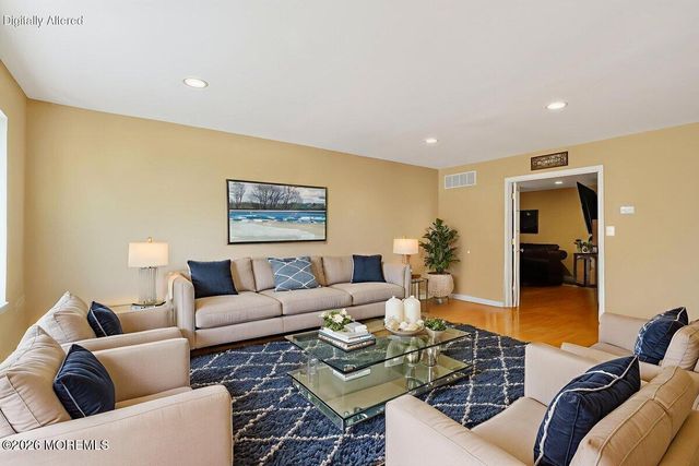 6 Kimberly Court, Manalapan, NJ 07726