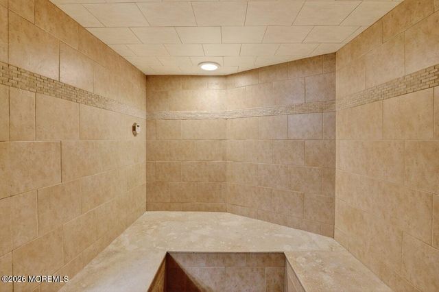 6 Kimberly Court, Manalapan, NJ 07726