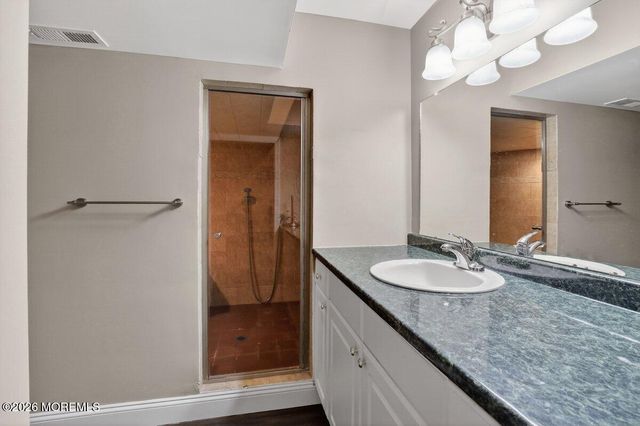 6 Kimberly Court, Manalapan, NJ 07726