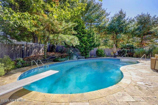 6 Kimberly Court, Manalapan, NJ 07726
