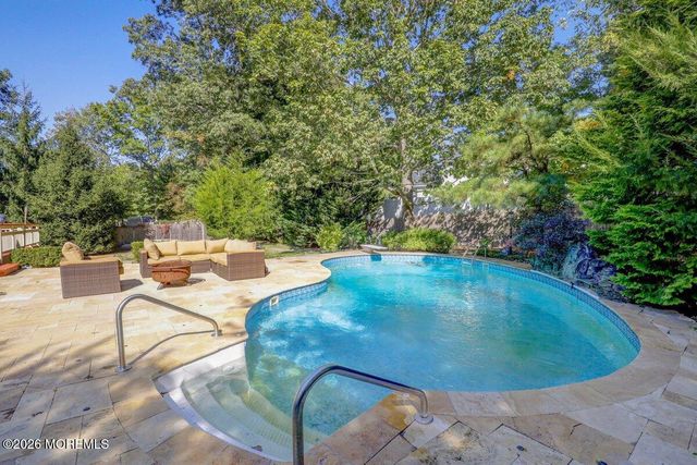 6 Kimberly Court, Manalapan, NJ 07726