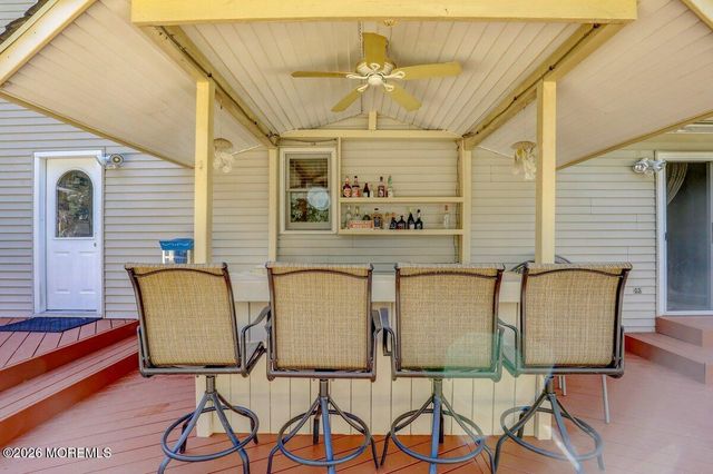 6 Kimberly Court, Manalapan, NJ 07726