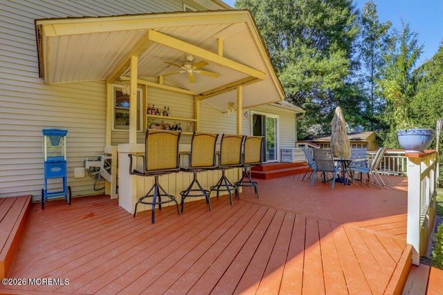 6 Kimberly Court, Manalapan, NJ 07726