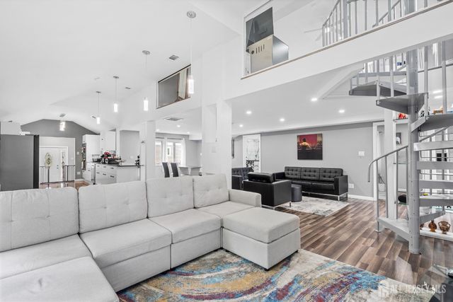 6 Kates, Mount Holly, NJ 08060