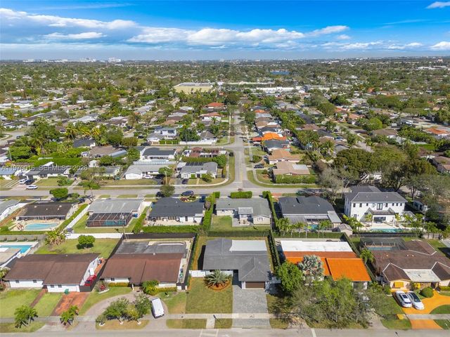 9381 SW 62nd St, Miami, FL 33173