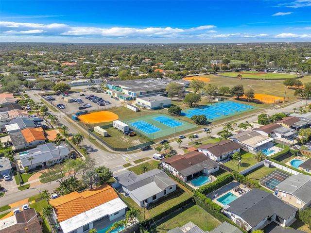 9381 SW 62nd St, Miami, FL 33173