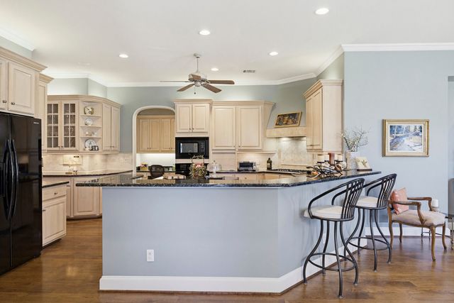 6008 Laurel Valley Court, Fort Worth, TX 76132