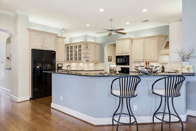 6008 Laurel Valley Court, Fort Worth, TX 76132