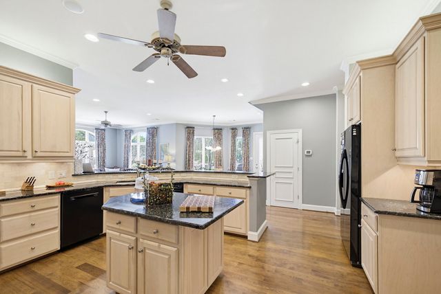 6008 Laurel Valley Court, Fort Worth, TX 76132