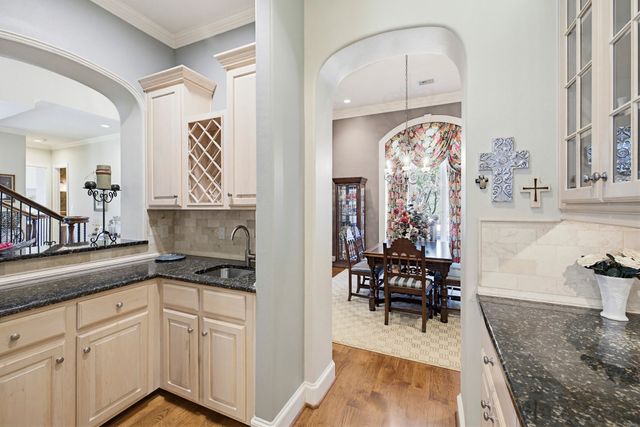 6008 Laurel Valley Court, Fort Worth, TX 76132
