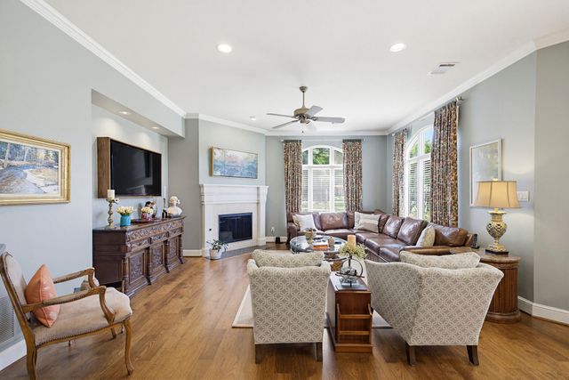 6008 Laurel Valley Court, Fort Worth, TX 76132
