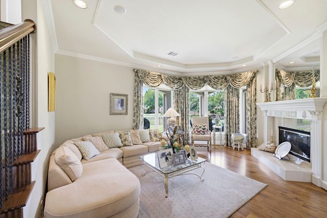 6008 Laurel Valley Court, Fort Worth, TX 76132