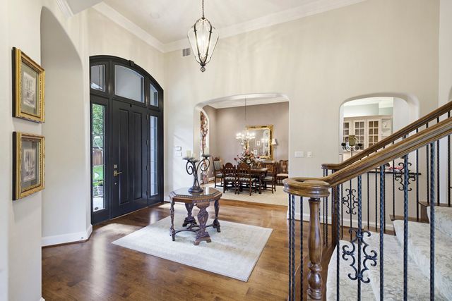 6008 Laurel Valley Court, Fort Worth, TX 76132