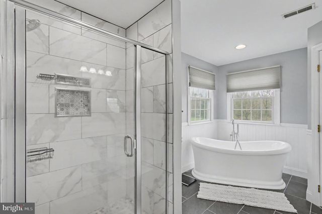 105 SAINT JOHNS RD W, Littlestown, PA 17340