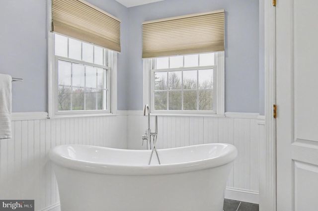 105 SAINT JOHNS RD W, Littlestown, PA 17340