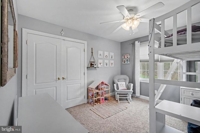 105 SAINT JOHNS RD W, Littlestown, PA 17340