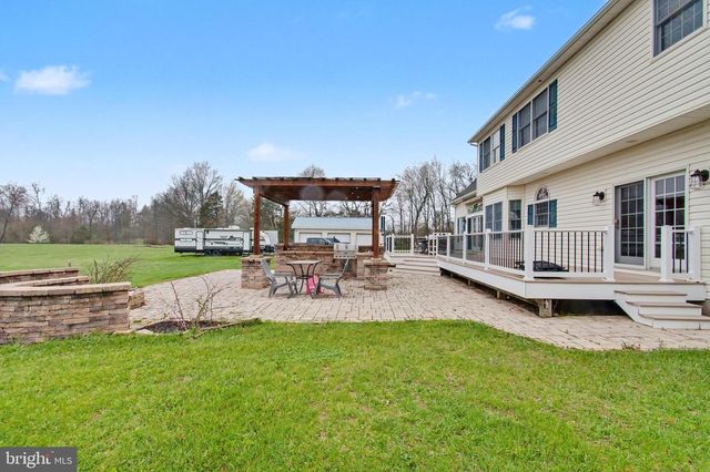 105 SAINT JOHNS RD W, Littlestown, PA 17340