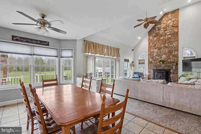 105 SAINT JOHNS RD W, Littlestown, PA 17340