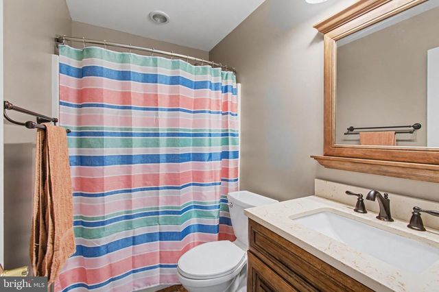 105 SAINT JOHNS RD W, Littlestown, PA 17340