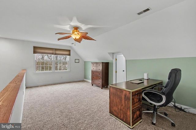 105 SAINT JOHNS RD W, Littlestown, PA 17340