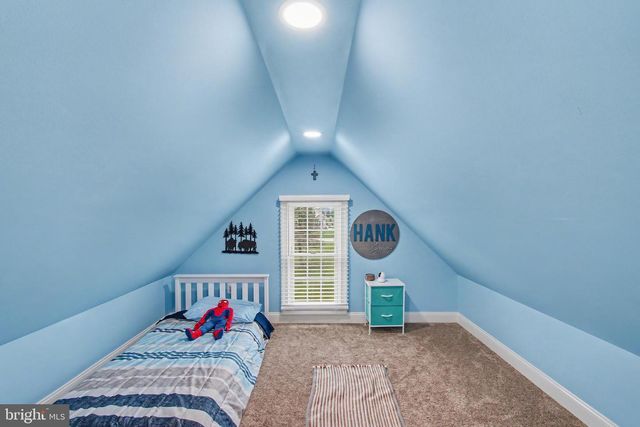 105 SAINT JOHNS RD W, Littlestown, PA 17340