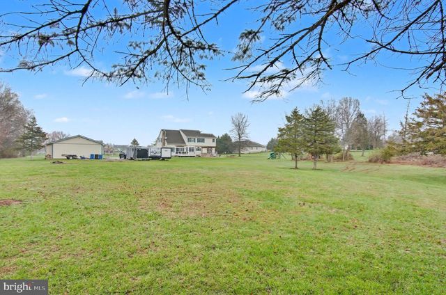 105 SAINT JOHNS RD W, Littlestown, PA 17340