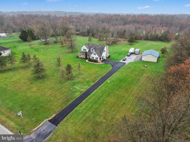 105 SAINT JOHNS RD W, Littlestown, PA 17340