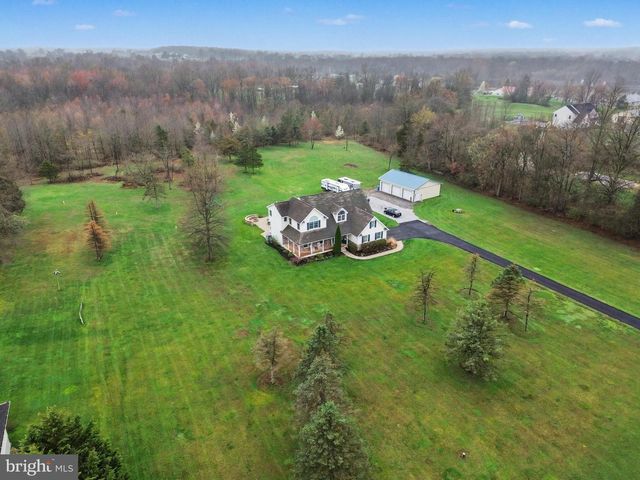 105 SAINT JOHNS RD W, Littlestown, PA 17340