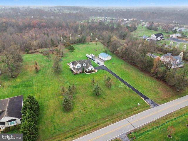 105 SAINT JOHNS RD W, Littlestown, PA 17340