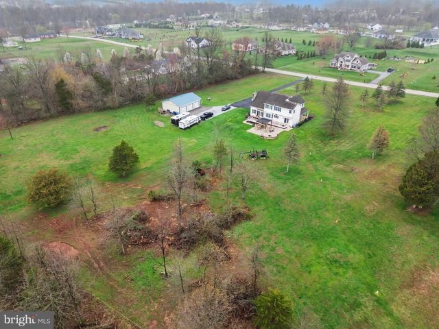 105 SAINT JOHNS RD W, Littlestown, PA 17340