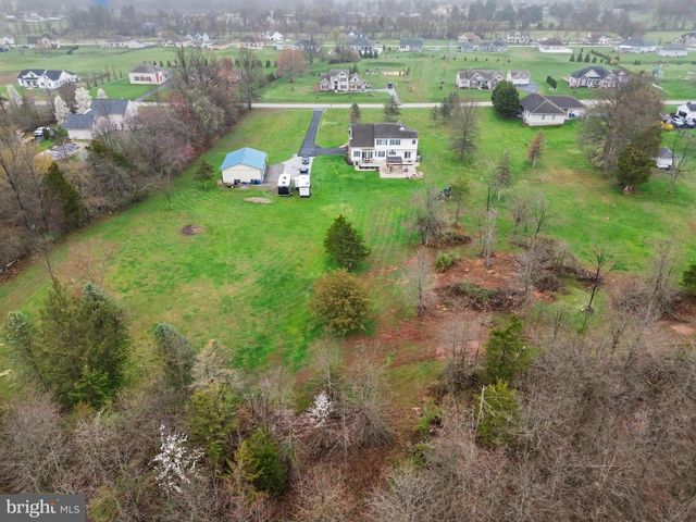 105 SAINT JOHNS RD W, Littlestown, PA 17340