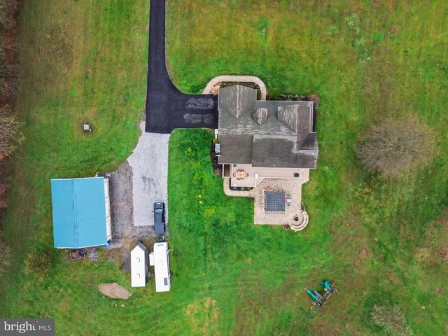 105 SAINT JOHNS RD W, Littlestown, PA 17340