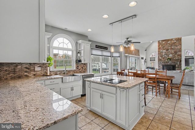 105 SAINT JOHNS RD W, Littlestown, PA 17340