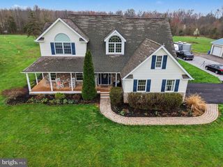 105 SAINT JOHNS RD W, Littlestown, PA 17340