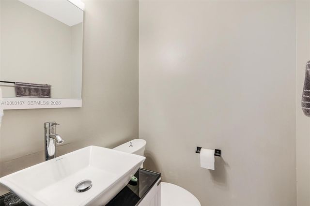 6255 Kendale Lakes Circle 218, Miami, FL 33183