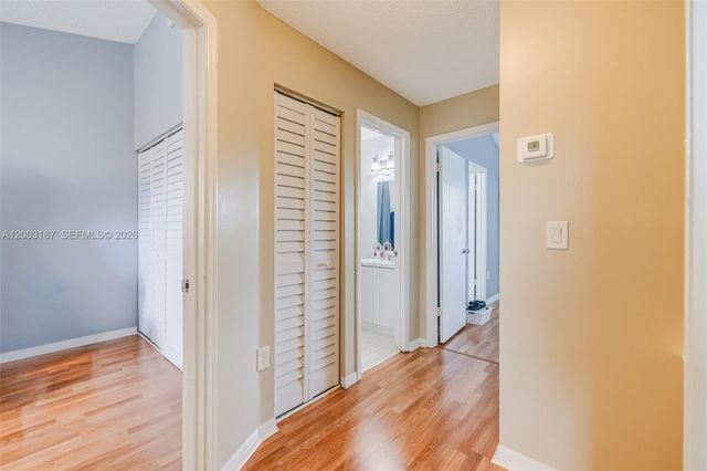 6255 Kendale Lakes Circle 218, Miami, FL 33183
