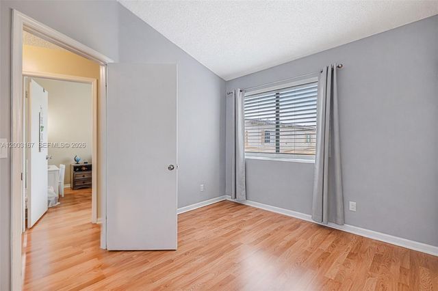 6255 Kendale Lakes Circle 218, Miami, FL 33183