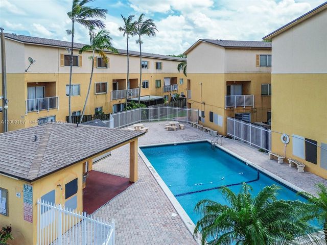 6255 Kendale Lakes Circle 218, Miami, FL 33183